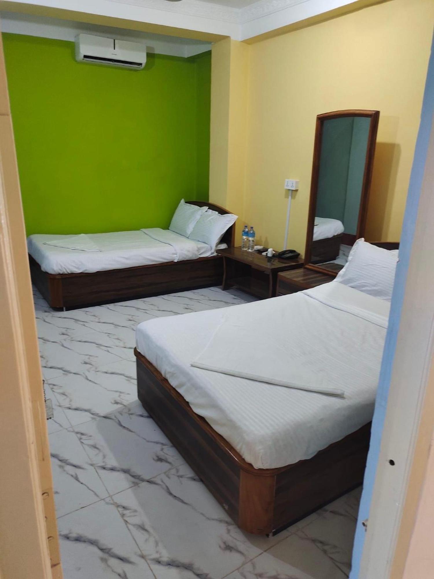 Hotel Samrat Inn Pvt Ltd Lahan Exterior photo