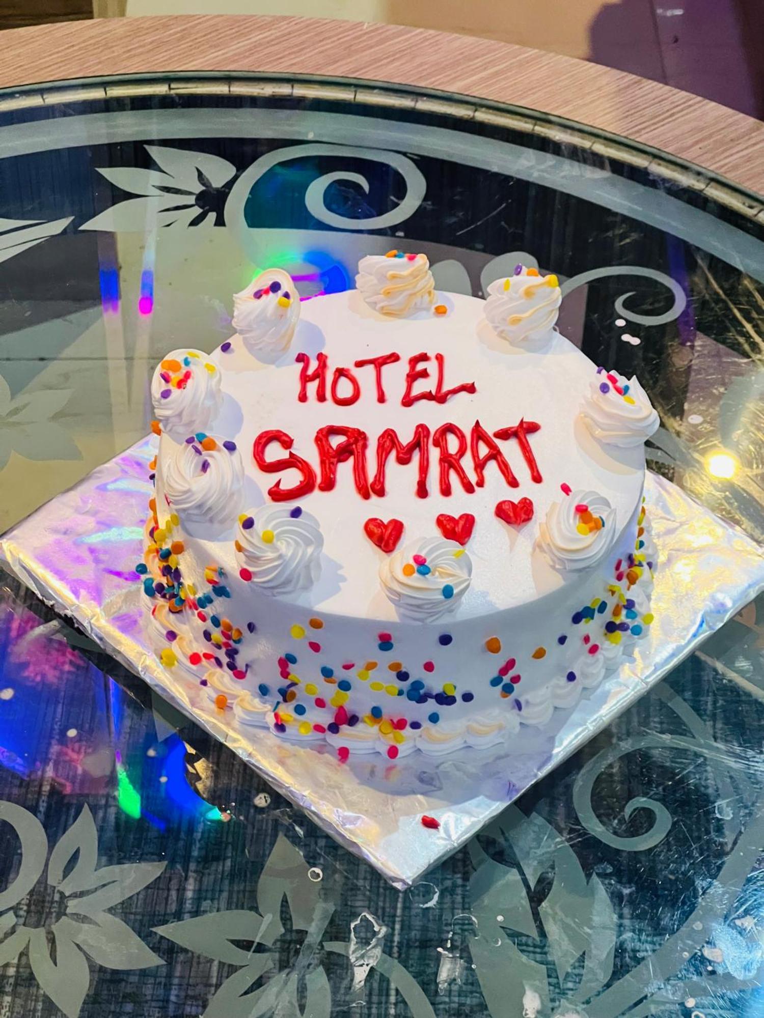 Hotel Samrat Inn Pvt Ltd Lahan Exterior photo