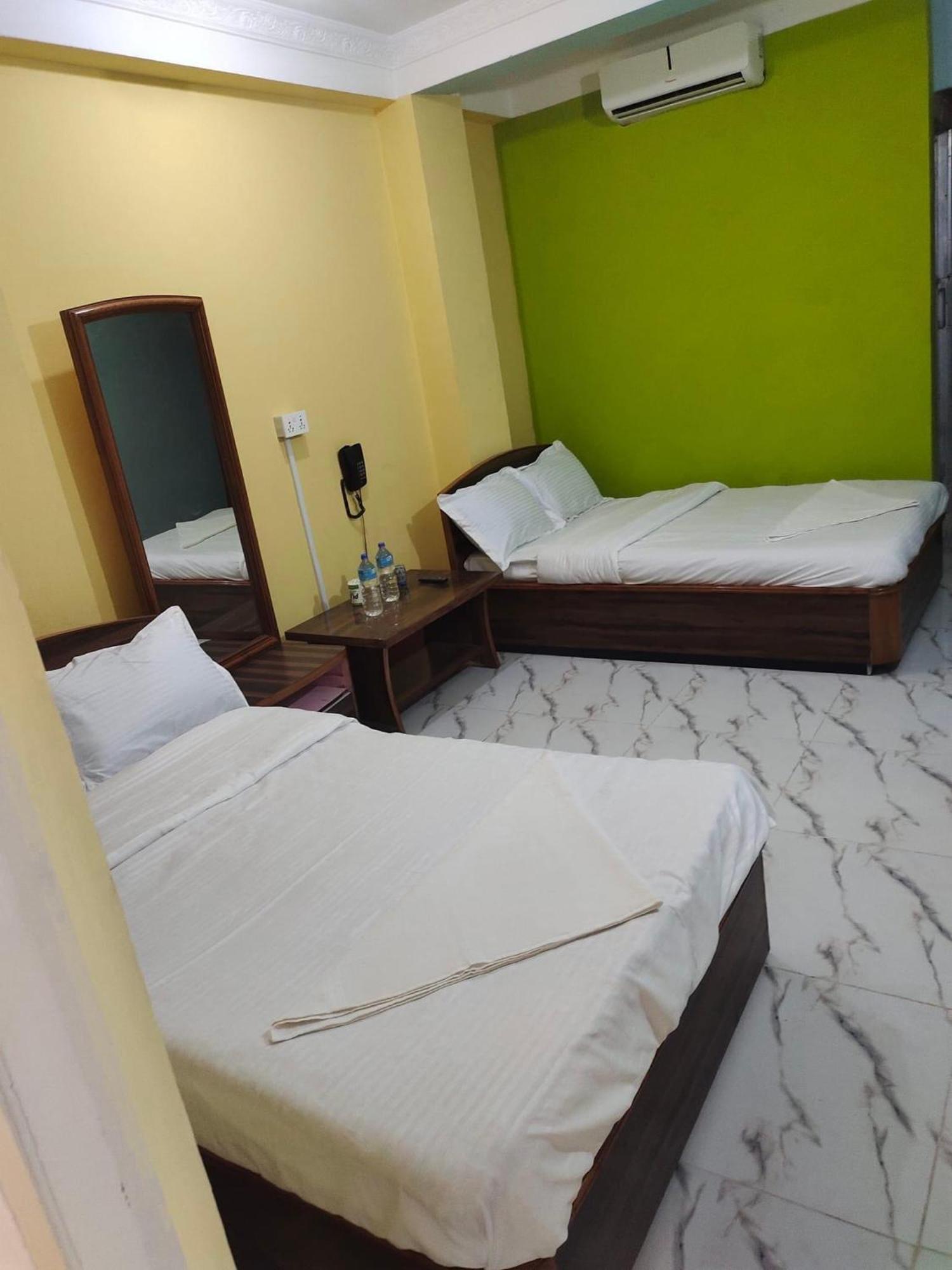 Hotel Samrat Inn Pvt Ltd Lahan Exterior photo